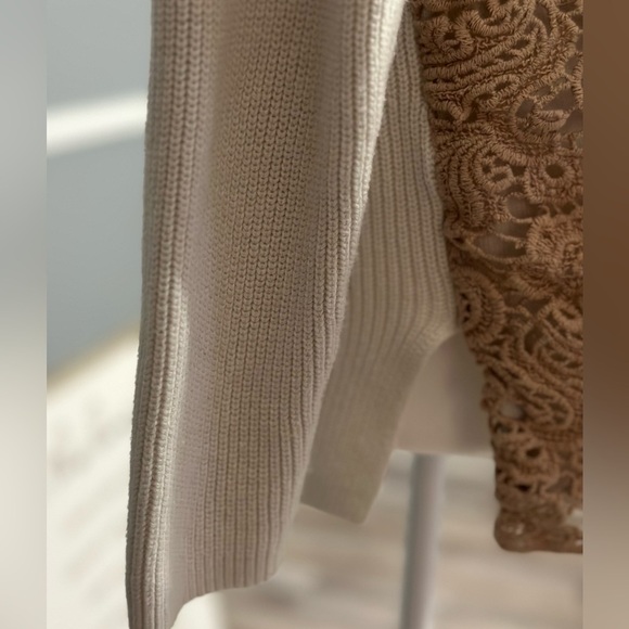 Chico's Women's Christina Lace Front V-Neck Sweater Size Large Petite Neutral - Picture 6 of 8